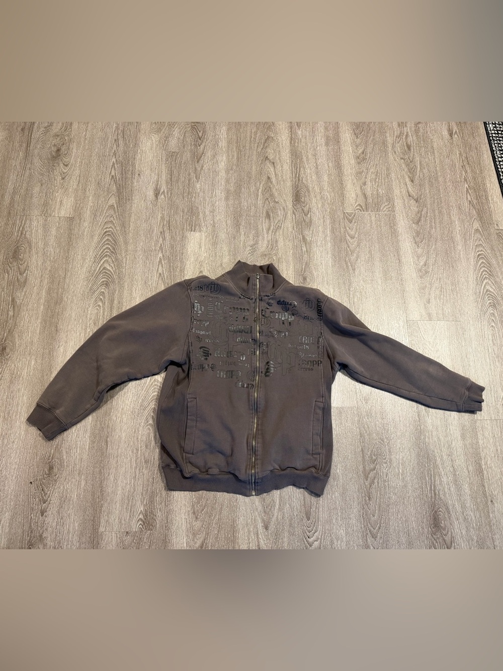 Cropp Full Zip Graphic Sweatshirt Y2K Streetwear Brown/Charcoal Youth XL